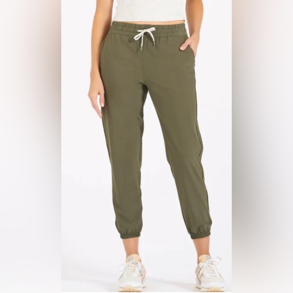 NWT Vuori Weekend Jogger - Picture 1 of 7